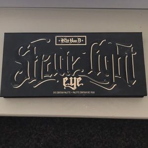 Kat Von D Shade and Light Eye